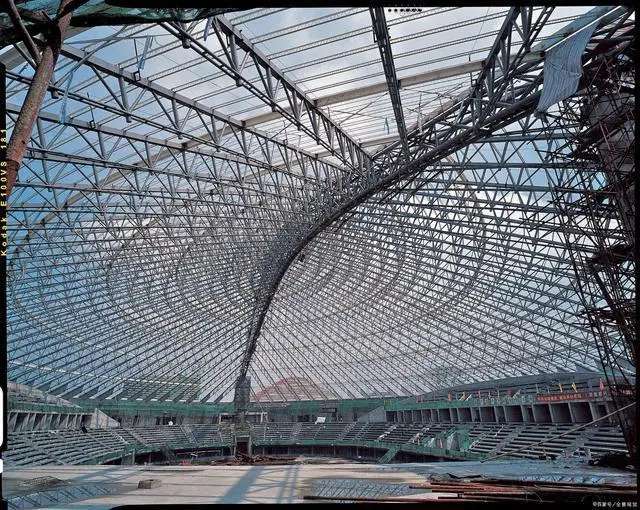 山東泓泰重工有限公司：網(wǎng)架/屋面網(wǎng)架/工程網(wǎng)架/頂棚網(wǎng)架/鋼結(jié)構(gòu)網(wǎng)架專業(yè)制造先驅(qū)者