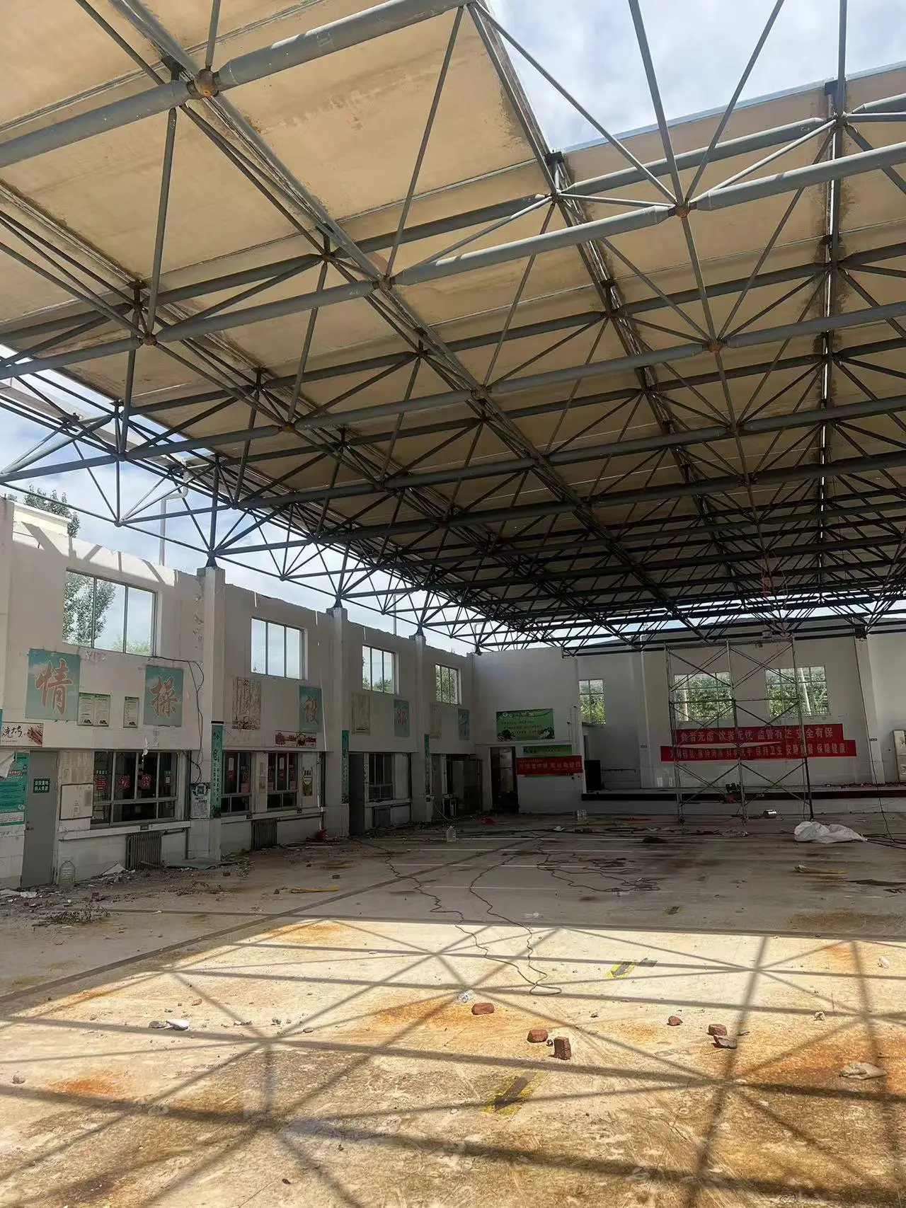 山東鉑昂鋼結(jié)構(gòu)網(wǎng)架有限公司：屋面網(wǎng)架/游泳館網(wǎng)架/屋頂網(wǎng)架/罩棚網(wǎng)架/球形網(wǎng)架專業(yè)定制方案提供商